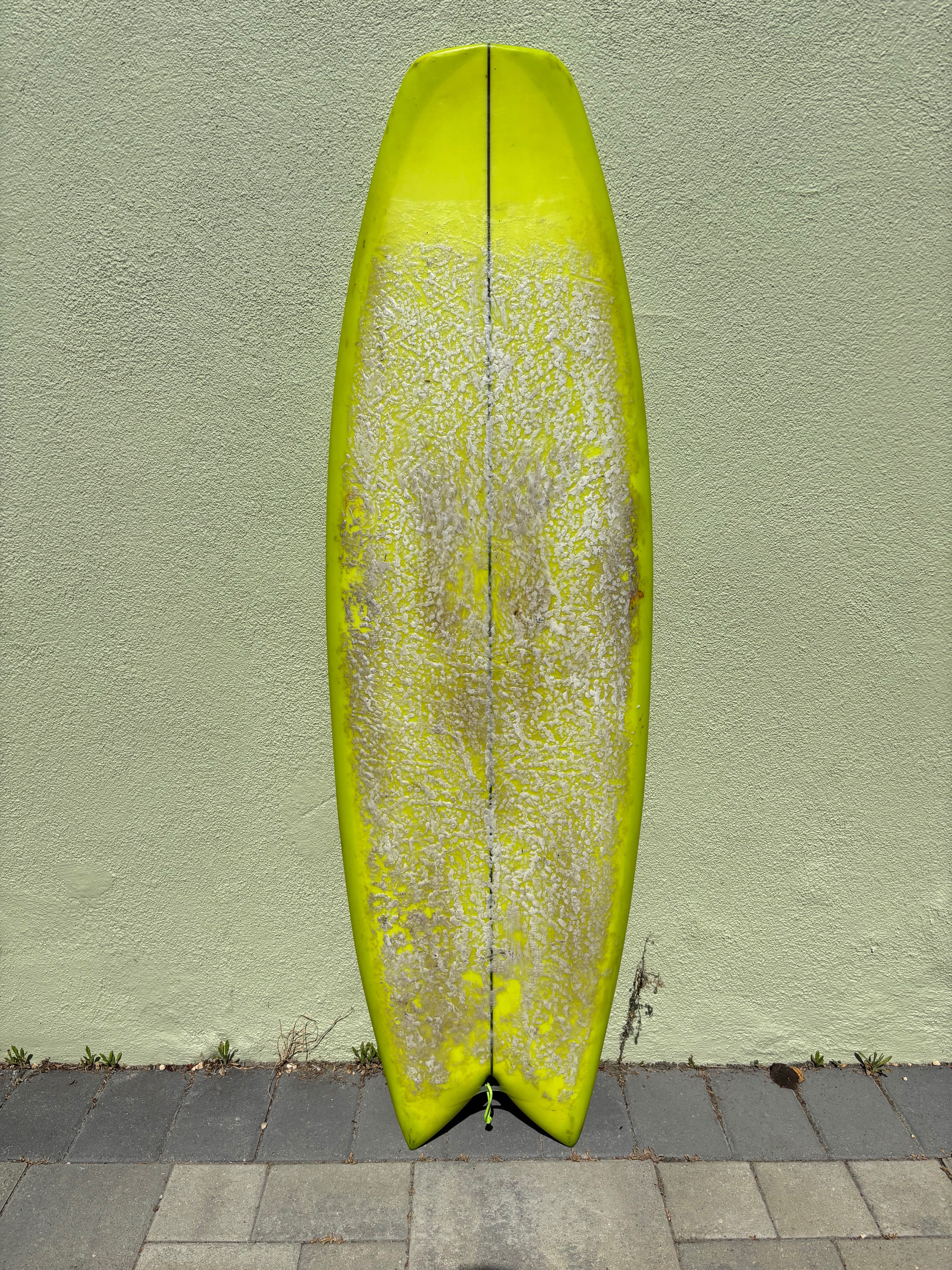 Twin Fin Surfboard 5'5 - Image 1